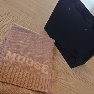 NWT MOOSE KNUCKLES SCARF